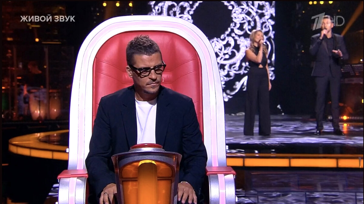 Скрин сделан автором из выступления дуэта на шоу