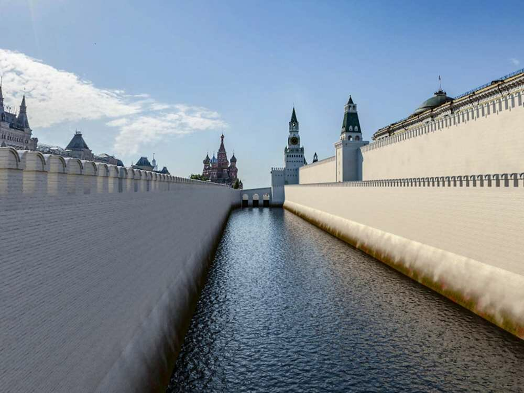 Южная стена кремля смотрит на москву реку. Алевизов ров на красной площади. Московский Кремль ров. Але виза ФРОВ Московского Кремля. Москва Кремль Алевизов ров.