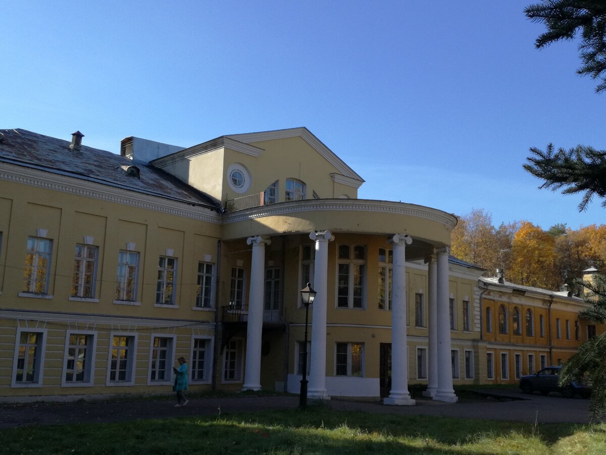 Главный усадебный дом усадьбы Суханово. Фото автора