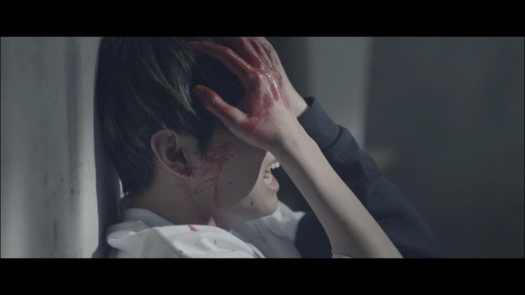 Песня раны залечу. BTS I need u тэхён. Тэхён i need u. BTS Тэхен грустный