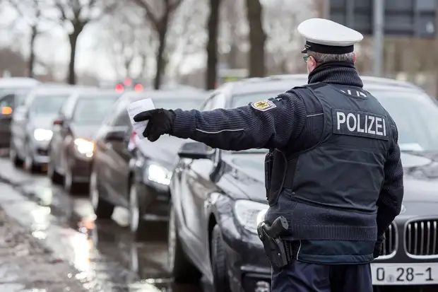 Фото https://autorun.mirtesen.ru/blog/43815628939/Nemtsyi-i-PDD-kak-nakazyivayut-narushiteley-v-Germanii?utm_referrer=mirtesen.ru