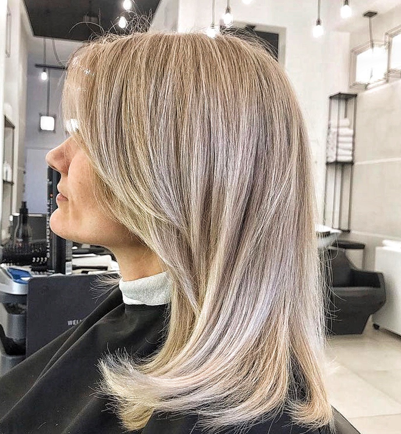 Легкая чёлка делает причёску объёмней