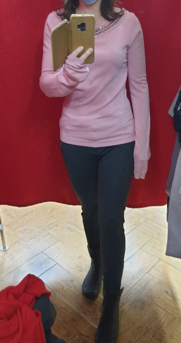 Розовый джемпер