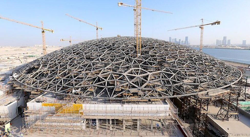 Строительство Дождя Света в ОАЭ