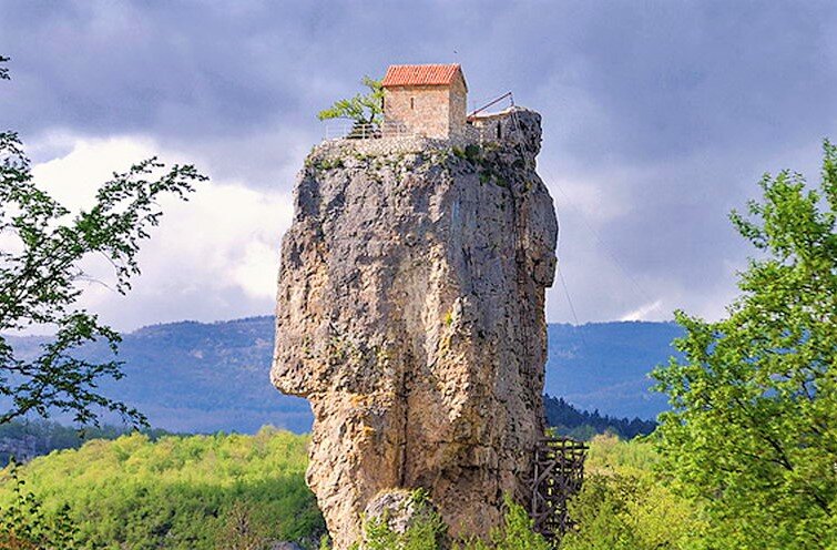 Скала Кацхи