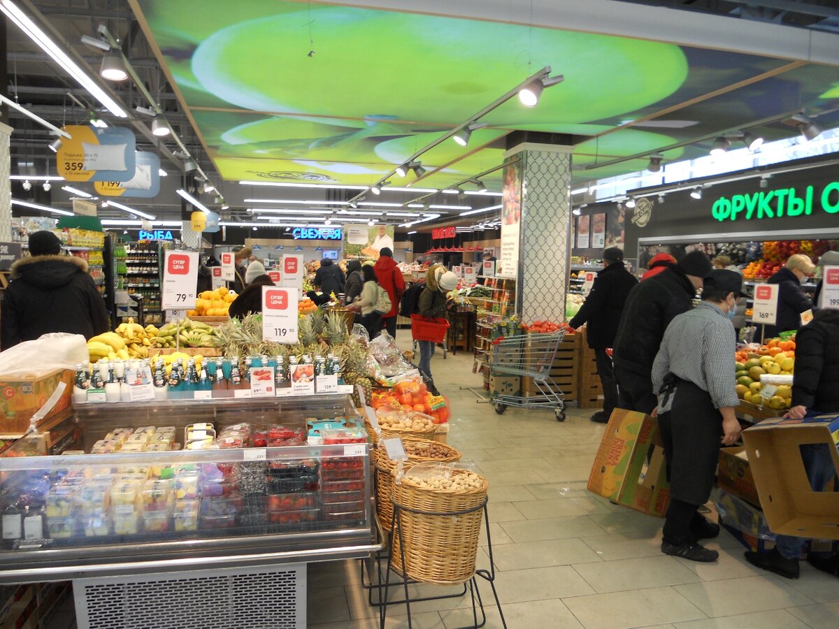 Овощной торговый зал в "EuroSPAR"