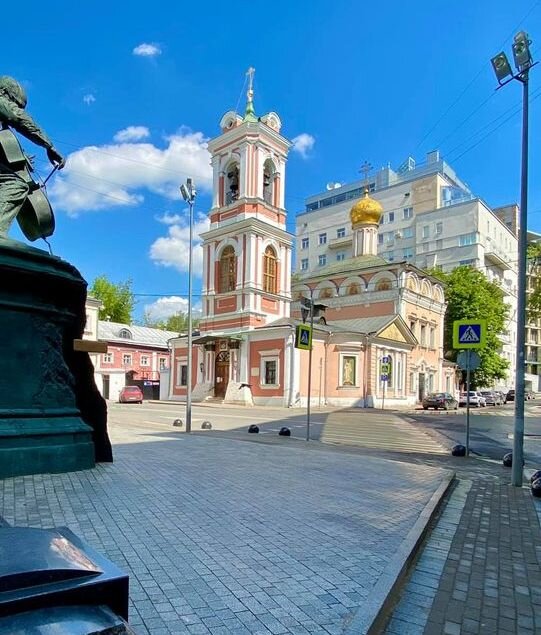 храм Воскресения Словущего в Брюсовом переулке в г. Москве. Фото из открытых источников