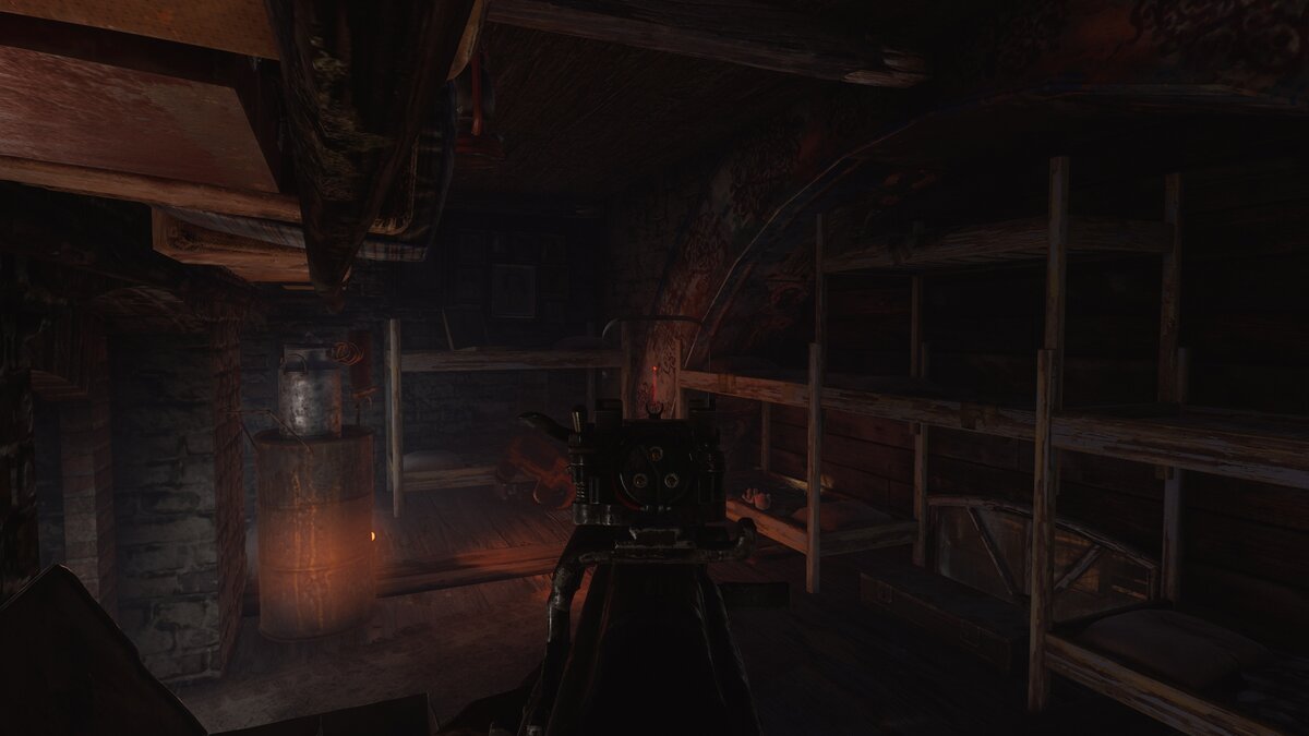 Первую открытку можно получить, выполняя первую миссию в церкви с сектантами. Оказавшись там, пройдите через кухню на втором этаже и поднимитесь по лестнице в комнату с двухъярусными кроватями и игрушкой-слоном. На правой стене найдёте открытку.(Эту открытку легко пропустить и если уже пропустили то не вернуться, так как она идет по сюжету).