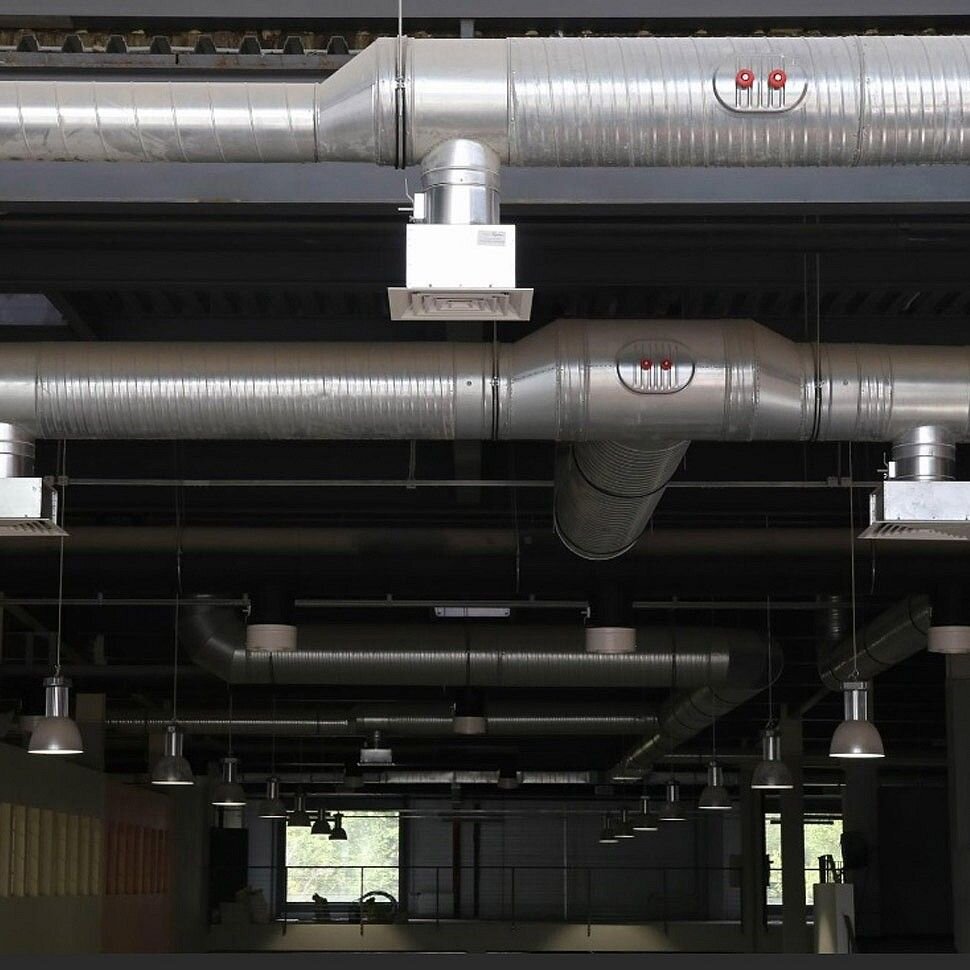 ссылка на источник: https://avimos.ru/ventilyatsiya-magazina/