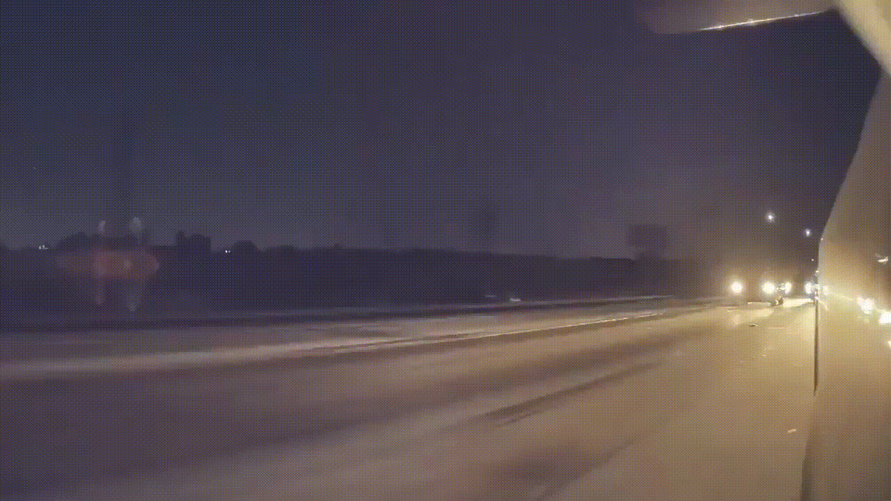 Видео снято на камеры Tesla Model 3.