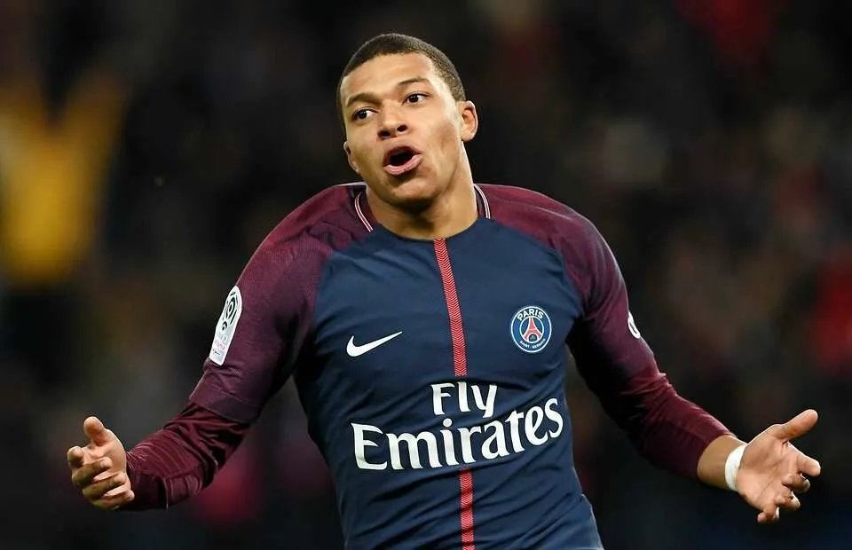 Исследовательский центр CIES Football Observatory опубликовал рейтинг самых дорогостоящих футболистов из ведущих чемпионатов Европы. Самым дорогим игроком признан форвард «ПСЖ» Килиан Мбаппе (265,2 миллиона евро). 