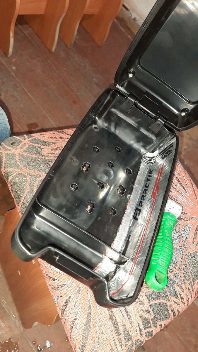 Внутри выглядит таким образом 