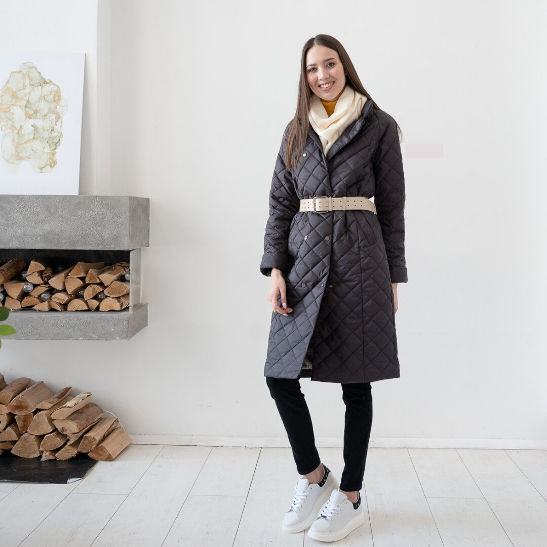 Стеганое пальто за 5499 р. вместо 12100 р., выгода 55% 