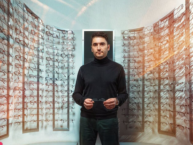 Михаил Фейгин, собственник компании «Очки для вас». Автор фото: Александр Ёжъ Осипов. Источник: личная страница в Facebook