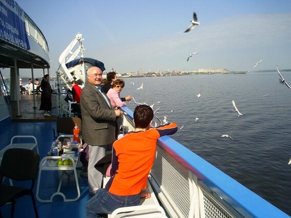 автор на  теплоходе  на Волге