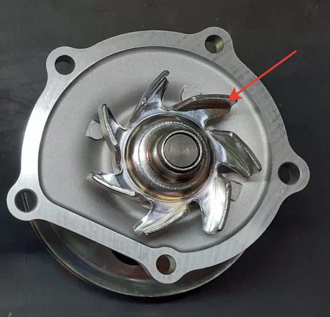 насос  охлаждения  или  помпа. 