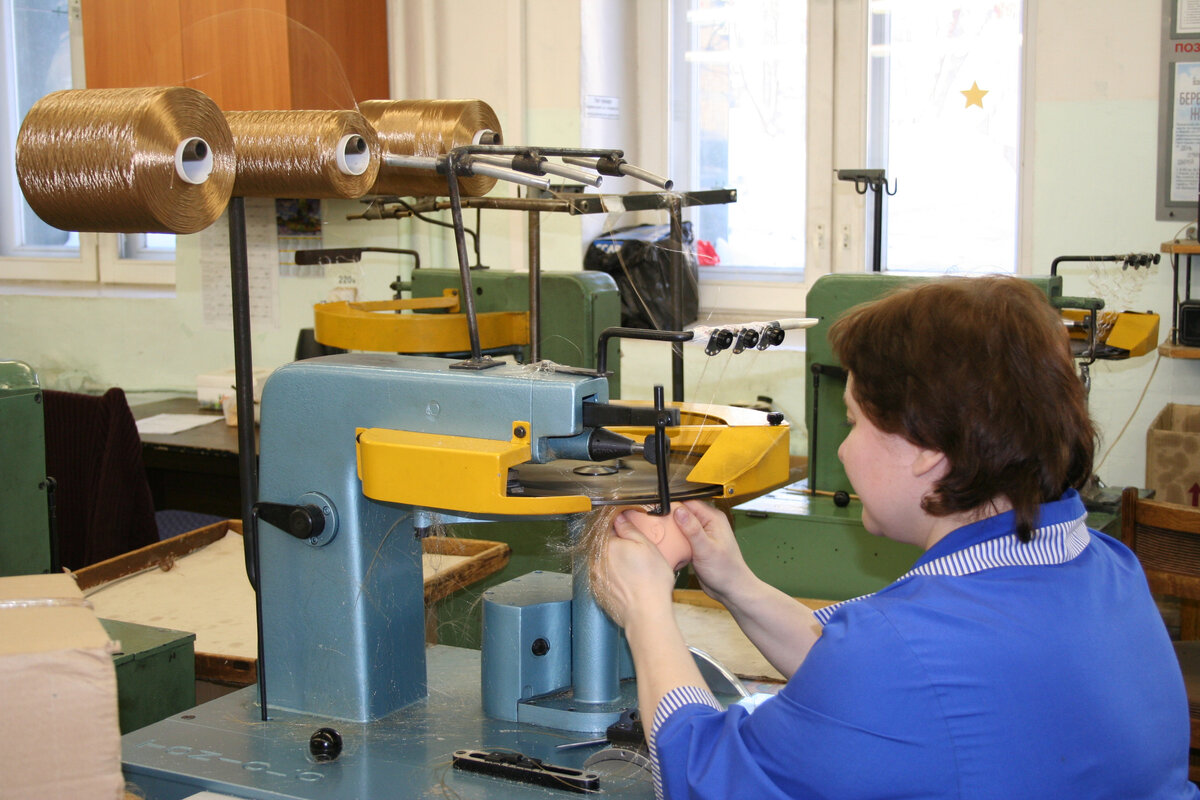 Прошивка кукольных паричков