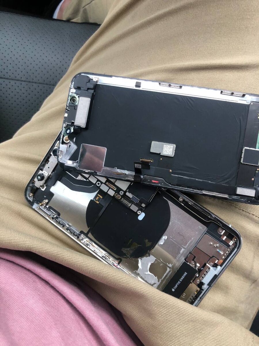 Замена экрана на айфоне Х-(10) после попадания влаги! 