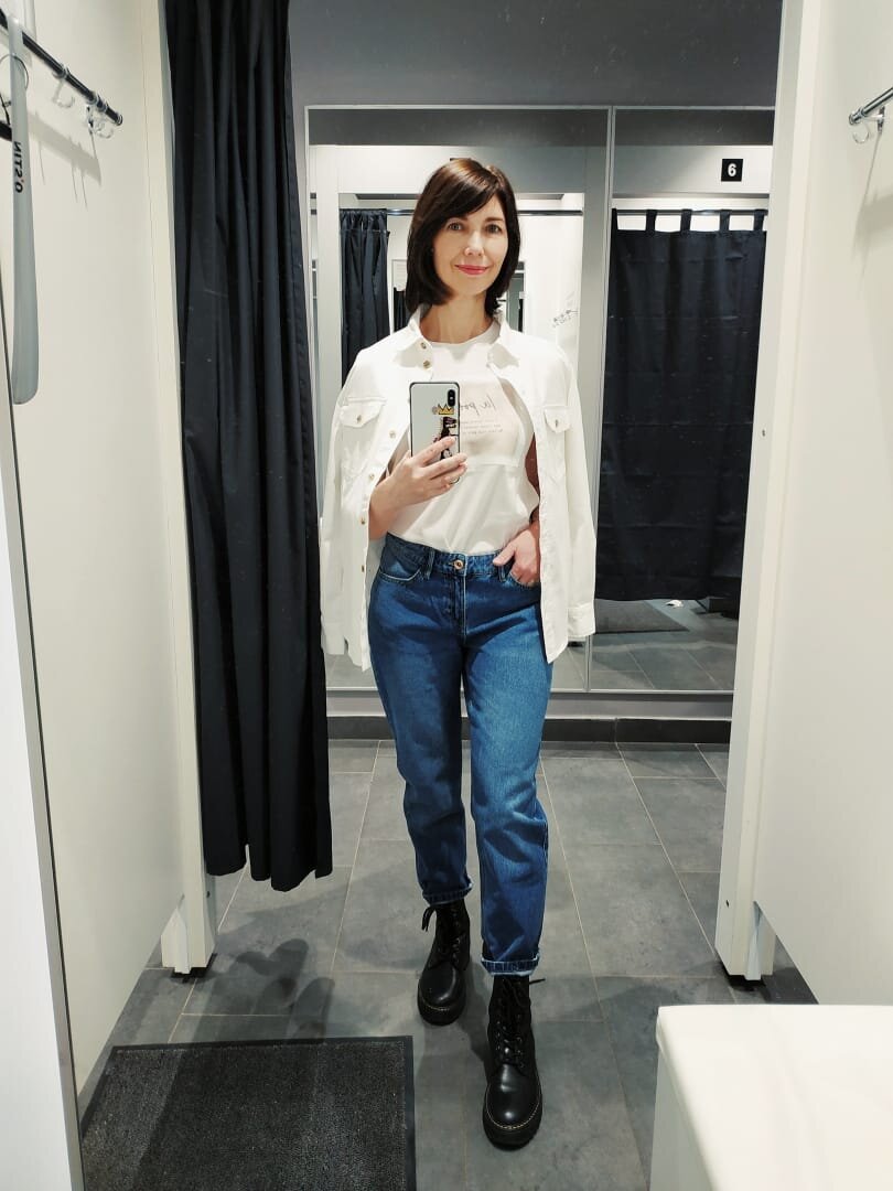 Джинсы-бойфренды комфортного силуэта 