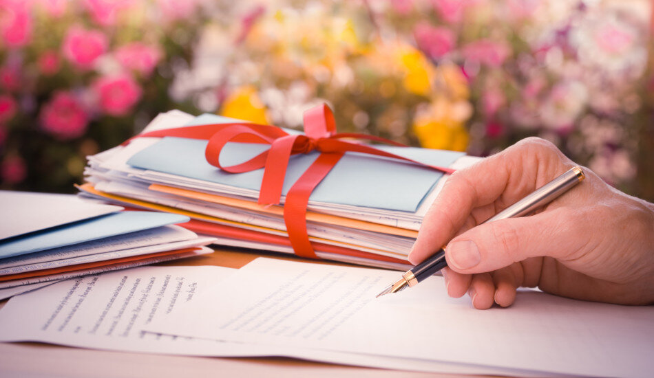 Всякий раз, когда вы переживаете трудные времена, напишите письмо самому себе. (Image: via Dreamstime.com © Sue Harper)
