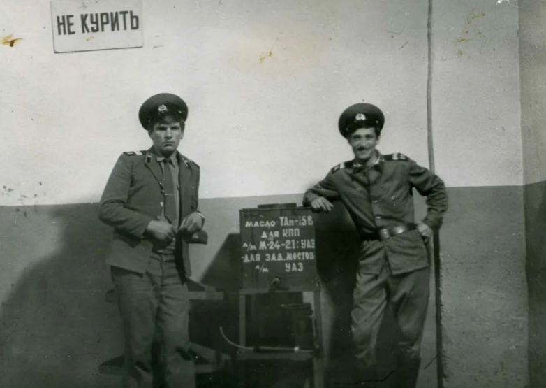 Личное фото. В ремонтном боксе.