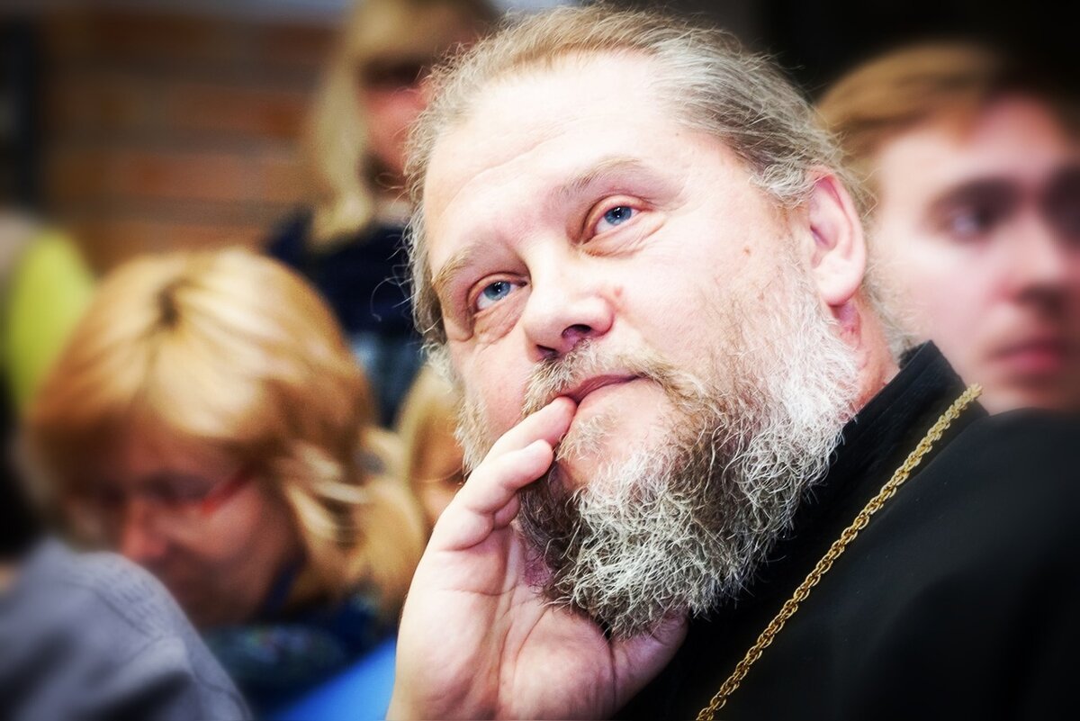 Андрей Лоргус — протоиерей, практикующий психолог, ректор Института христианской психологии, преподаватель, общественный деятель, публицист и писатель.