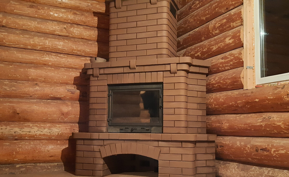 Камин из Кирово-Чепецкого кирпича.