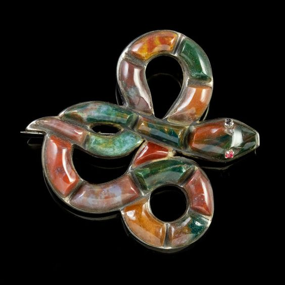 раритетная шотландская брошь в виде змеи около 1860 года