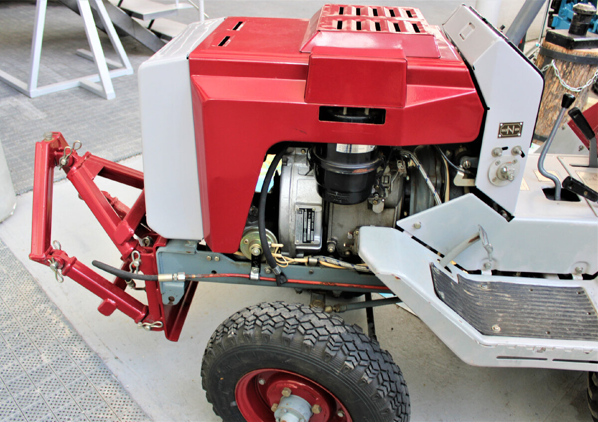 мини трактор КМЗ — 012