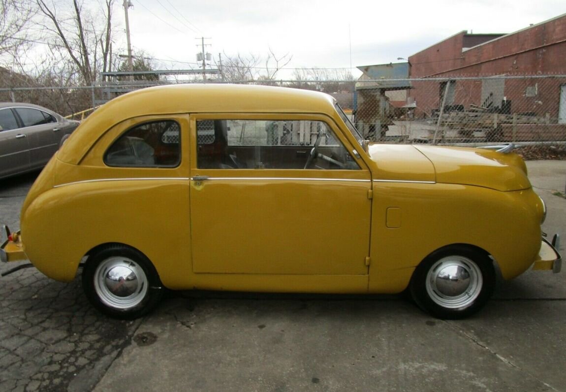 1953 Renault sedan