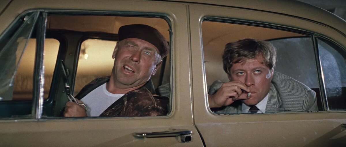 Кадр из комедии Гайдая «Бриллиантовая рука» 