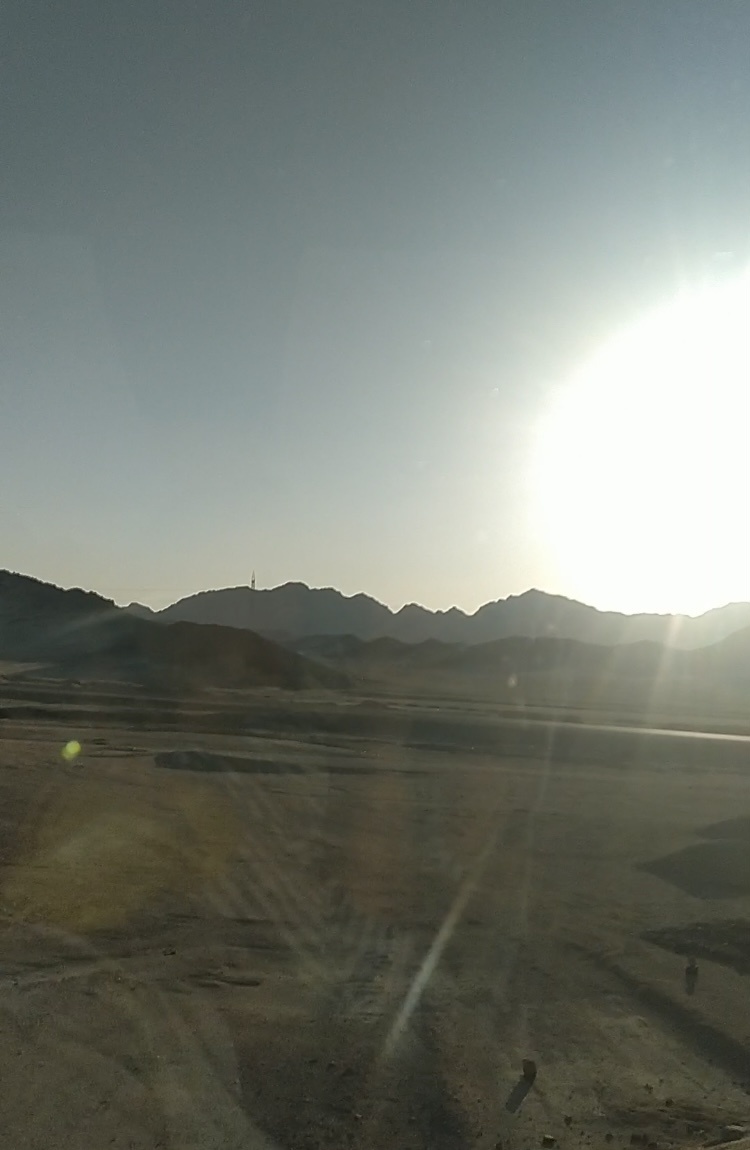 Лунный пейзаж пустыни