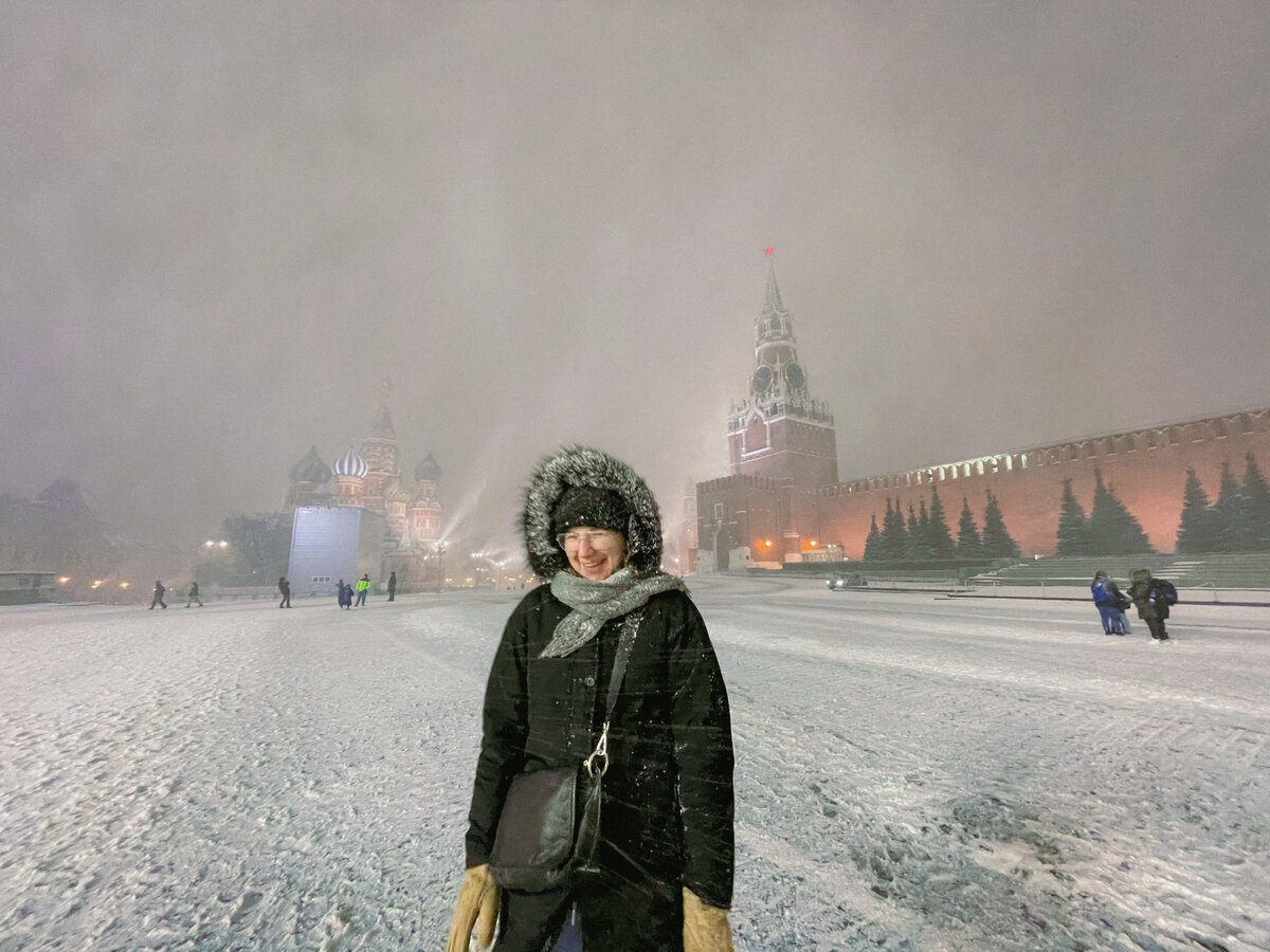 В такую погоду Красная площадь пустеет и получаются лучшие фотографии(если исключить метель!)