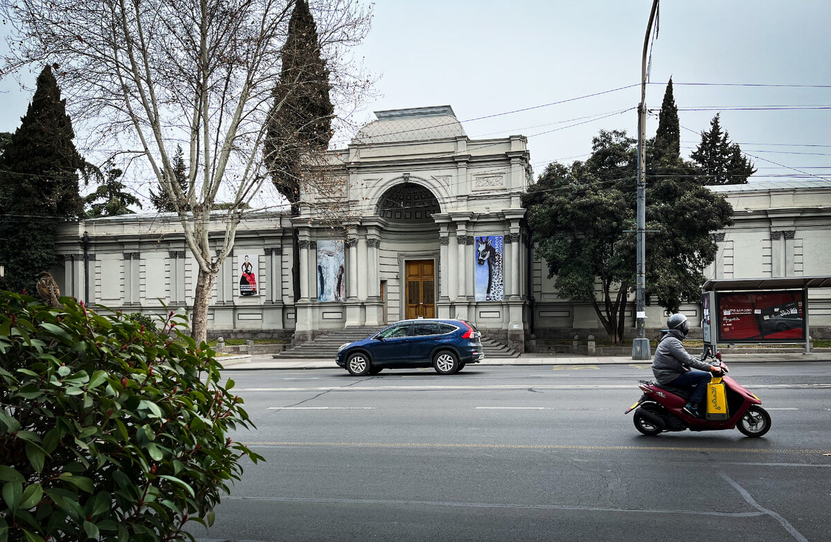 Большая часть работ Нико Пиросмани хранится в Национальной галерее. Фото автора