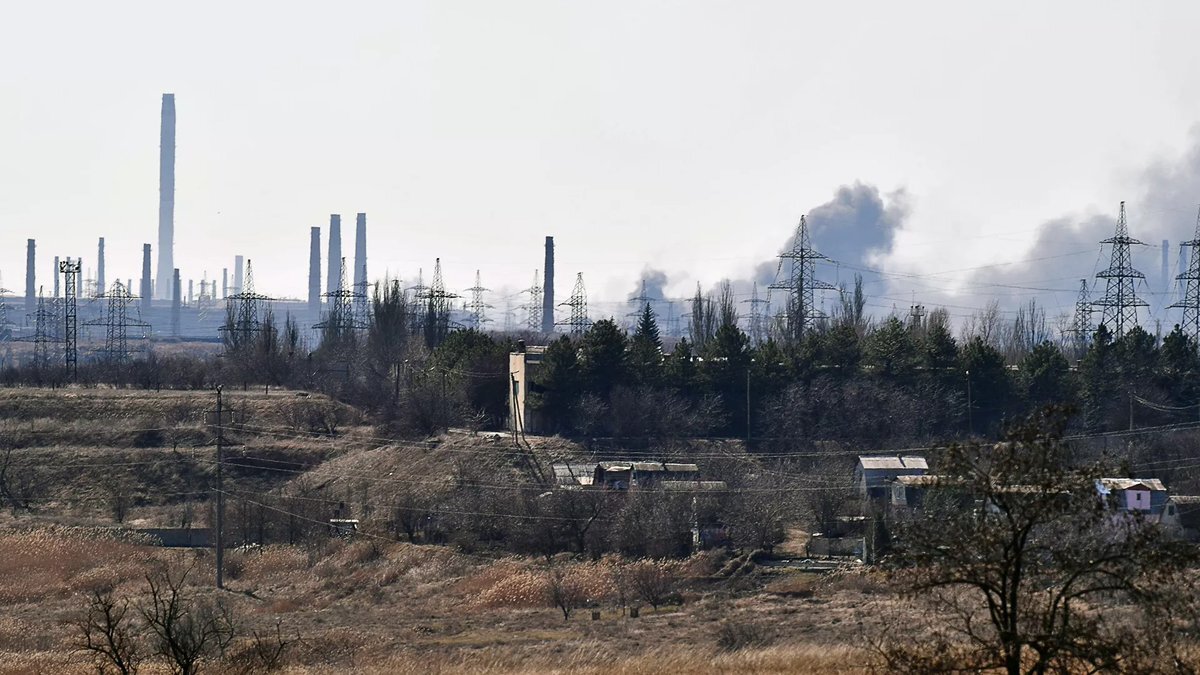 Вид на металлургический завод в Мариуполе.   фото: картинки  яндекса. 