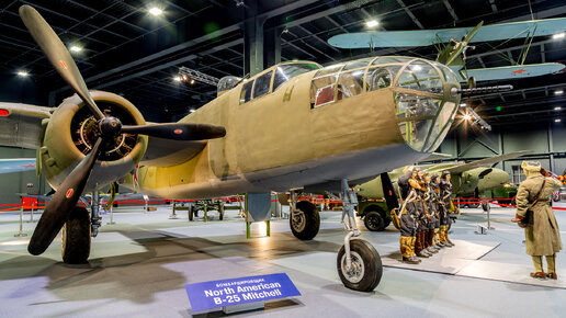 Видеообзор бомбардировщика B-25 Mitchell