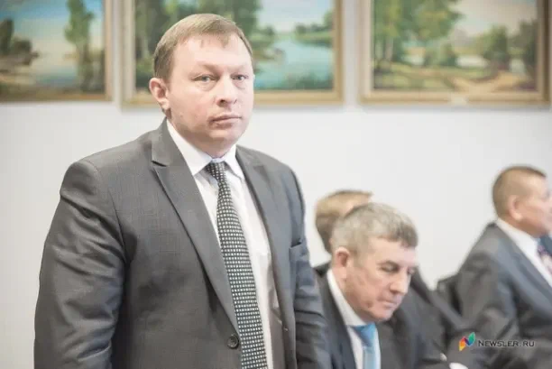 симаков и о главы города https://dzen.ru/media/id/6259920e90006554bdefab8c/ioglavy-administracii-kirova-proverit-prokuratura-i-policiia-632357024630cf080fc5bcb8