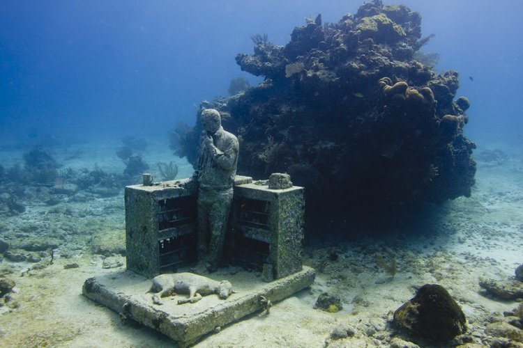 Скульптура "Коллекционер снов"/ © cattur.ru