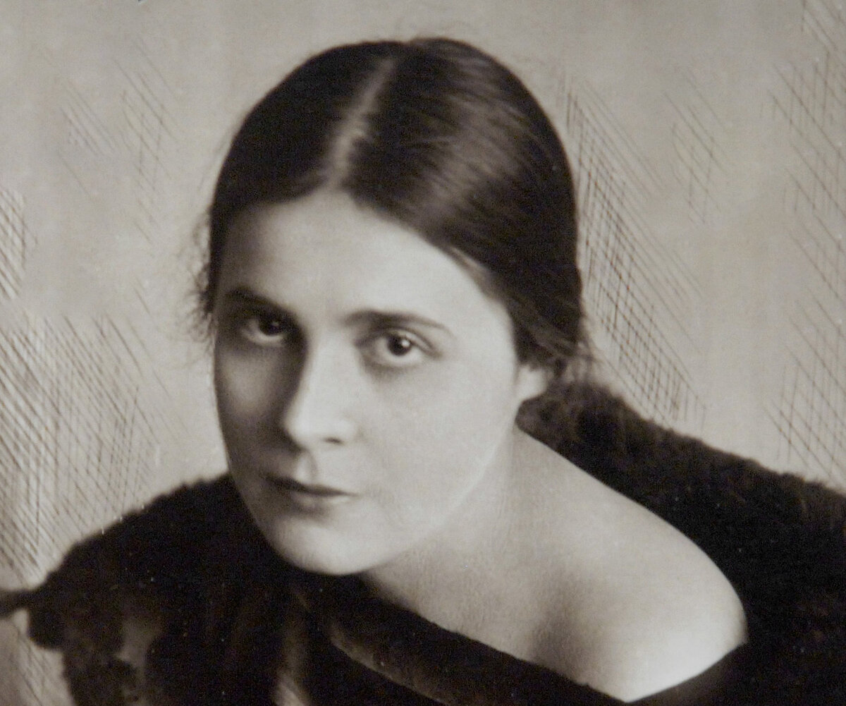     «Из-за этой еврейки стрелялся Маяковский»: за что ненавидели Лилю Брик