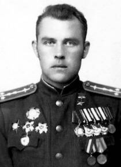 Летчик Николай Александрович Шмелев