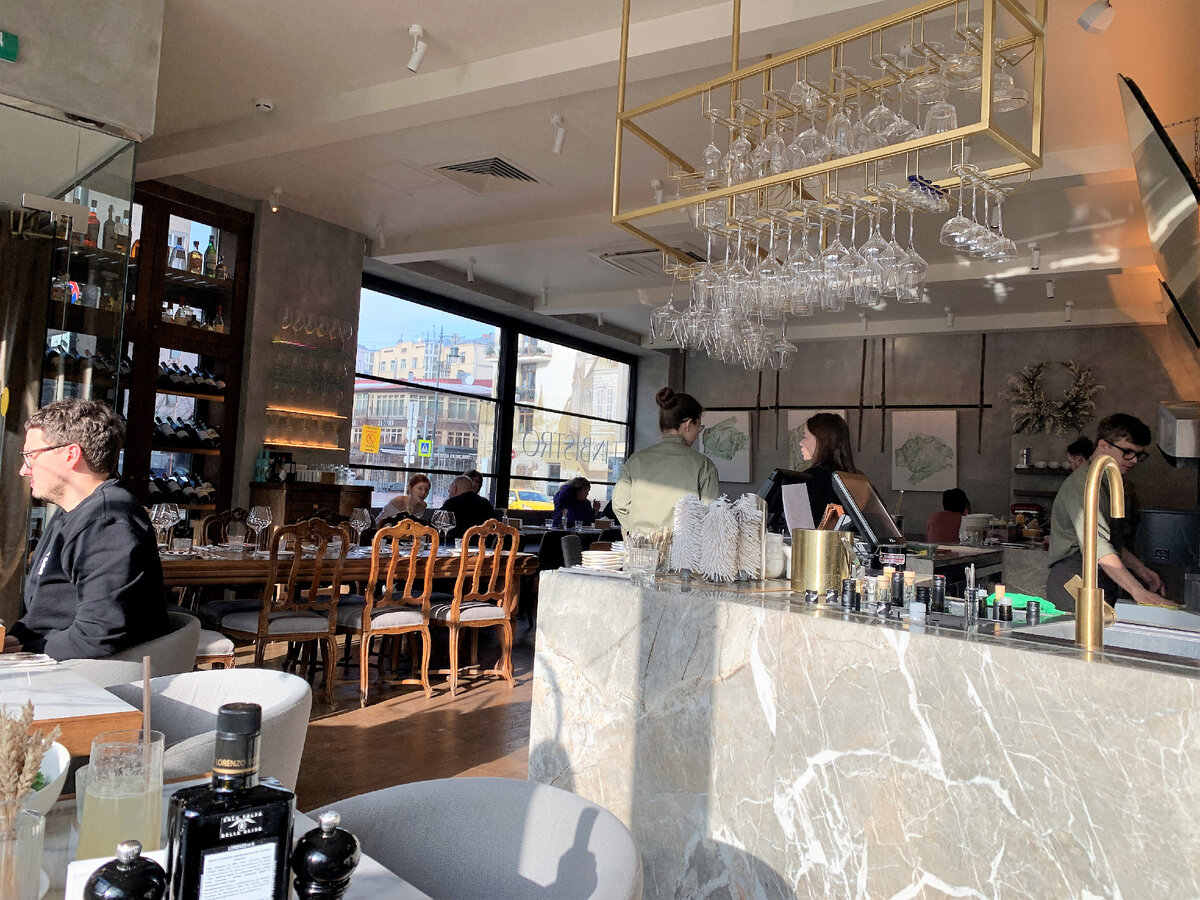 Интерьер ресторана Linbistro