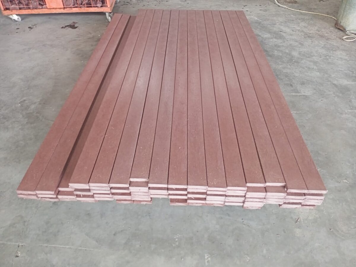 Пластиковая доска 15х75х2000 шоколад