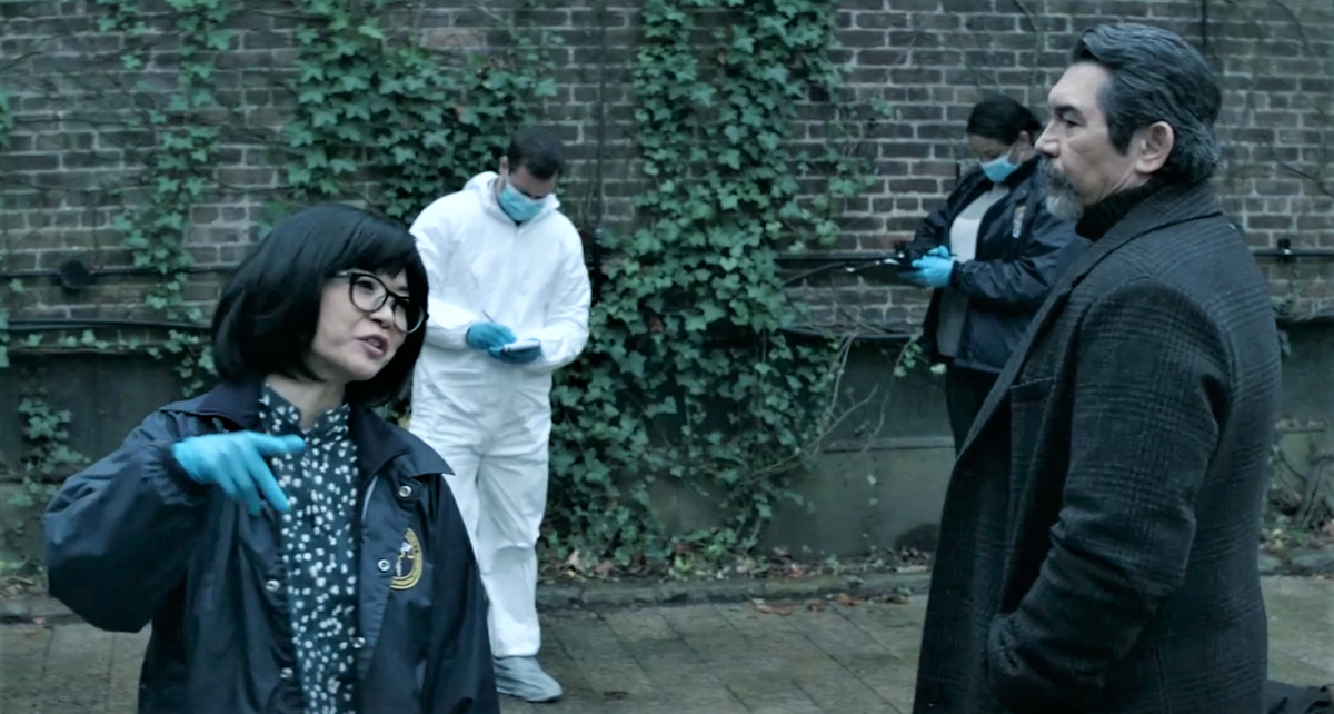 Эдрису предупредили, что свидетель - опасный серийный убийца "Хирург". Эдриса: "Добрый день, доктор!"