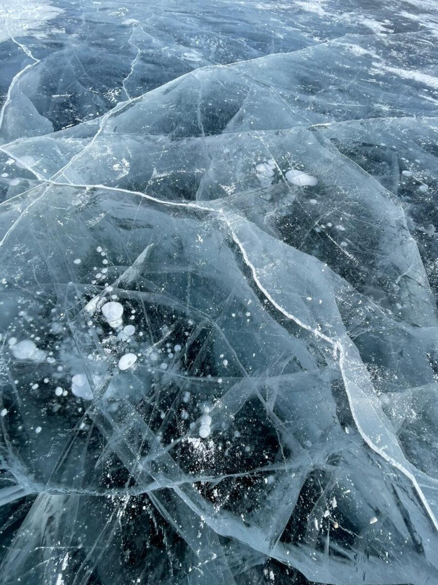 Чистый лёд Байкала