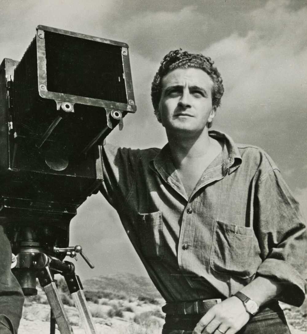 Джузеппе Де Сантис — итальянский кинорежиссёр и сценарист