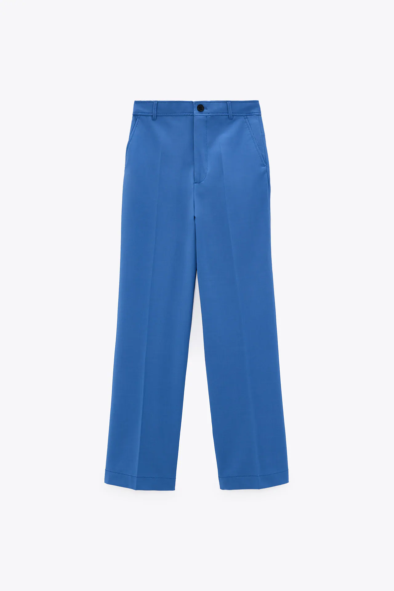 53% полиэстер, 43% шерсть, 4% эластан. https://www.zara.com/ru/ru