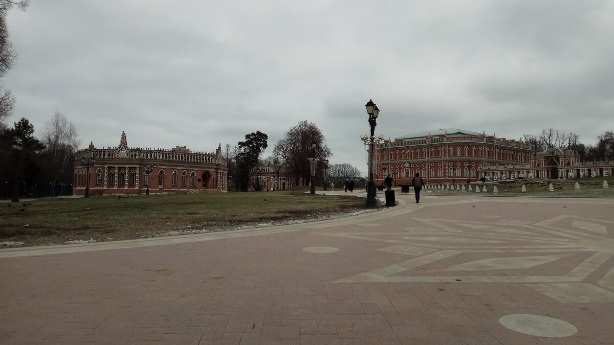 Этим постройкам в Царицыно больше 200 лет. Фото автора