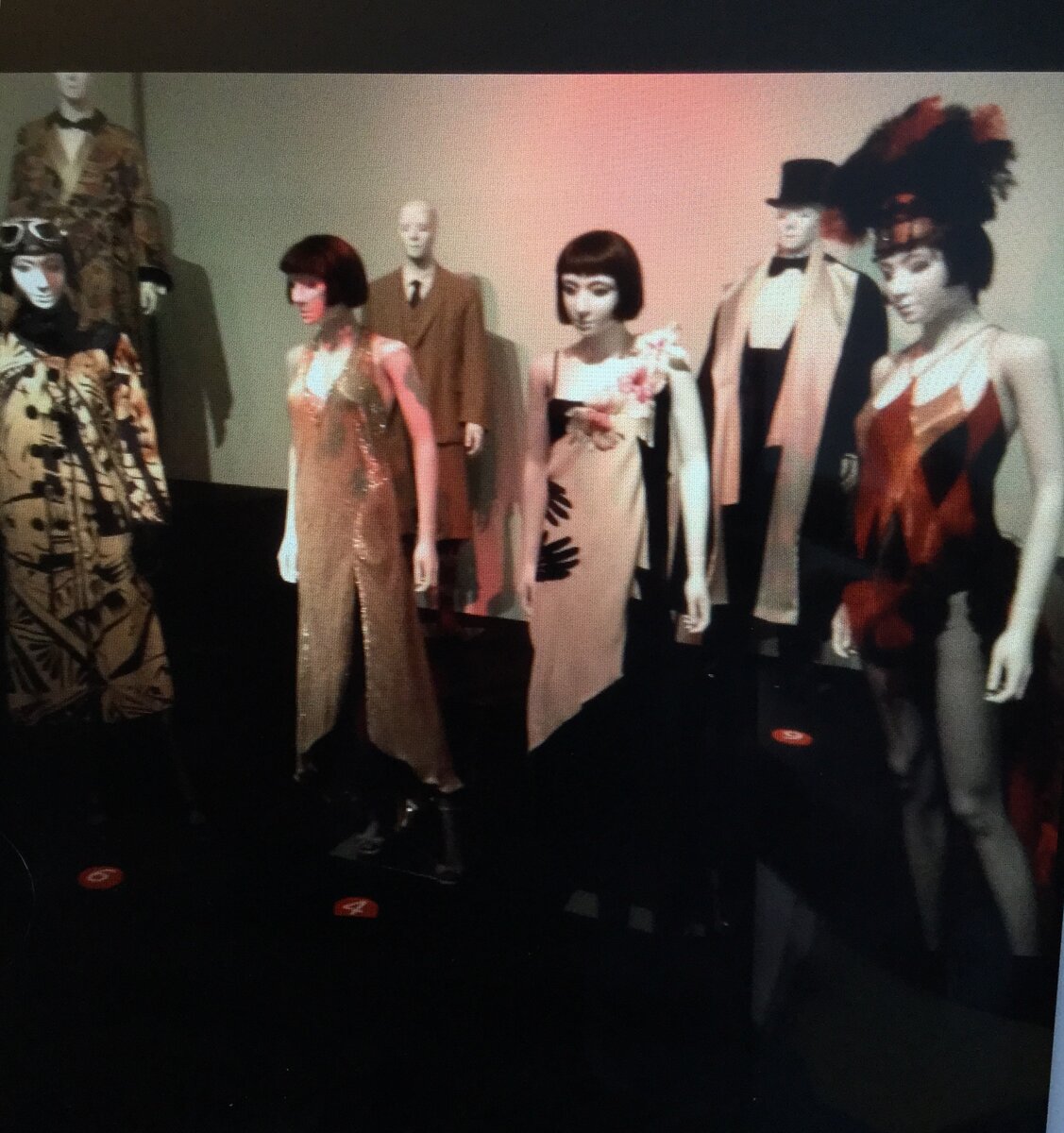  Фото из музея мои. Там потрясно. 