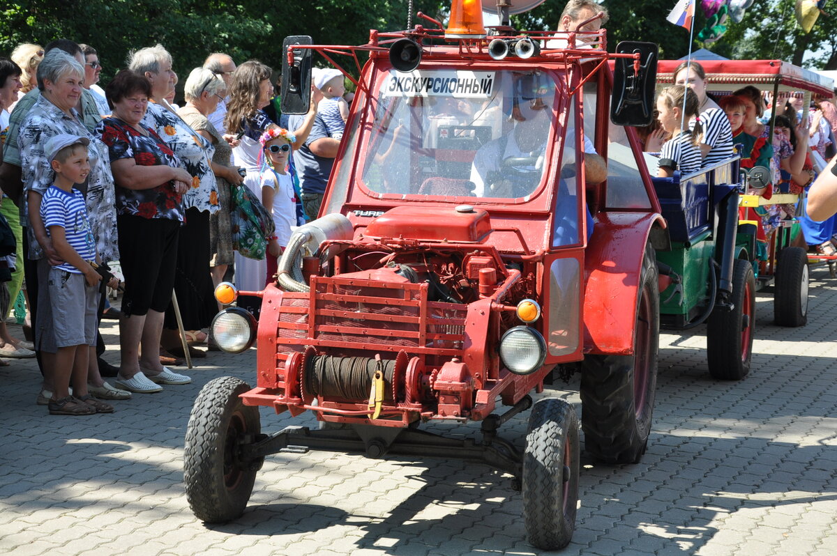 Местный умелец Николай Любезных катал туристов вот на таком интересном транспорте. Фото автора. 