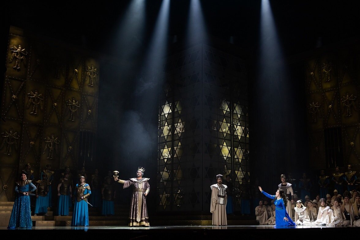  Сцена из оперы Верди “Набукко” в постановке Ефима Майзела в Татарском театре оперы и балета